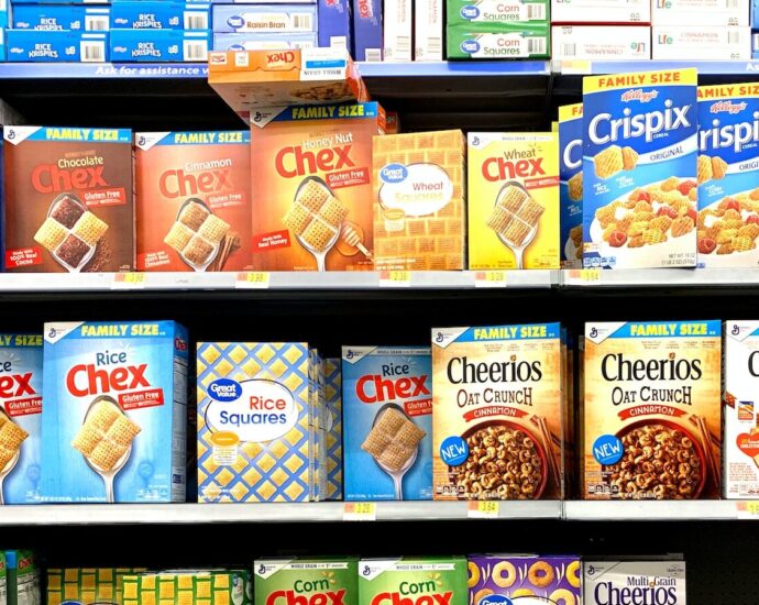 Shelves in a supermarket, filled with Ultra-Processed Food.