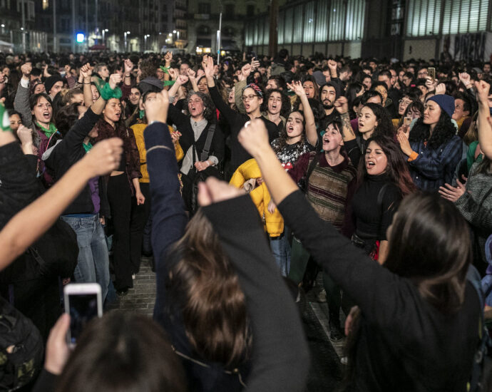 Image displays a crowd of ecofeminist protestors in Barcelona, 2020. [Ecofeminism]